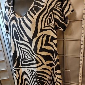 LulaRoe medium blouse. Black and Grey